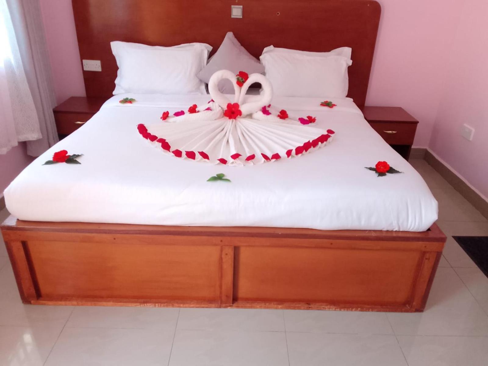 Juniper Park Resort Nyahururu Екстериор снимка